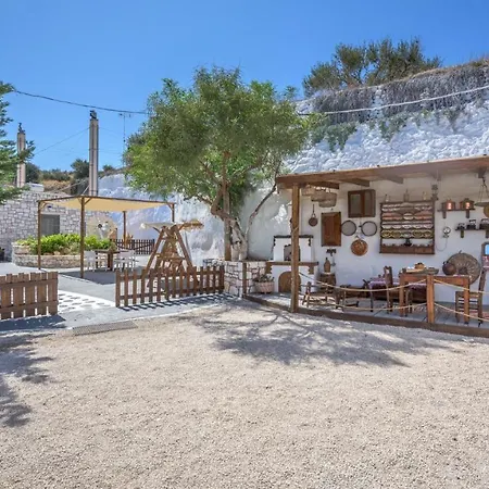 Emilia's Little Holiday home Agioi Anargyroi (Milos)