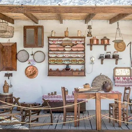 Emilia's Little Vakantiehuis Agioi Anargyroi (Milos)