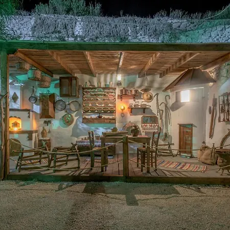 Holiday home Emilia's Little Agioi Anargyroi (Milos)