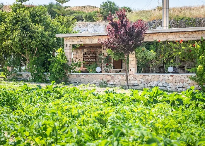 Emilia's Little Agioi Anargyroi (Milos)